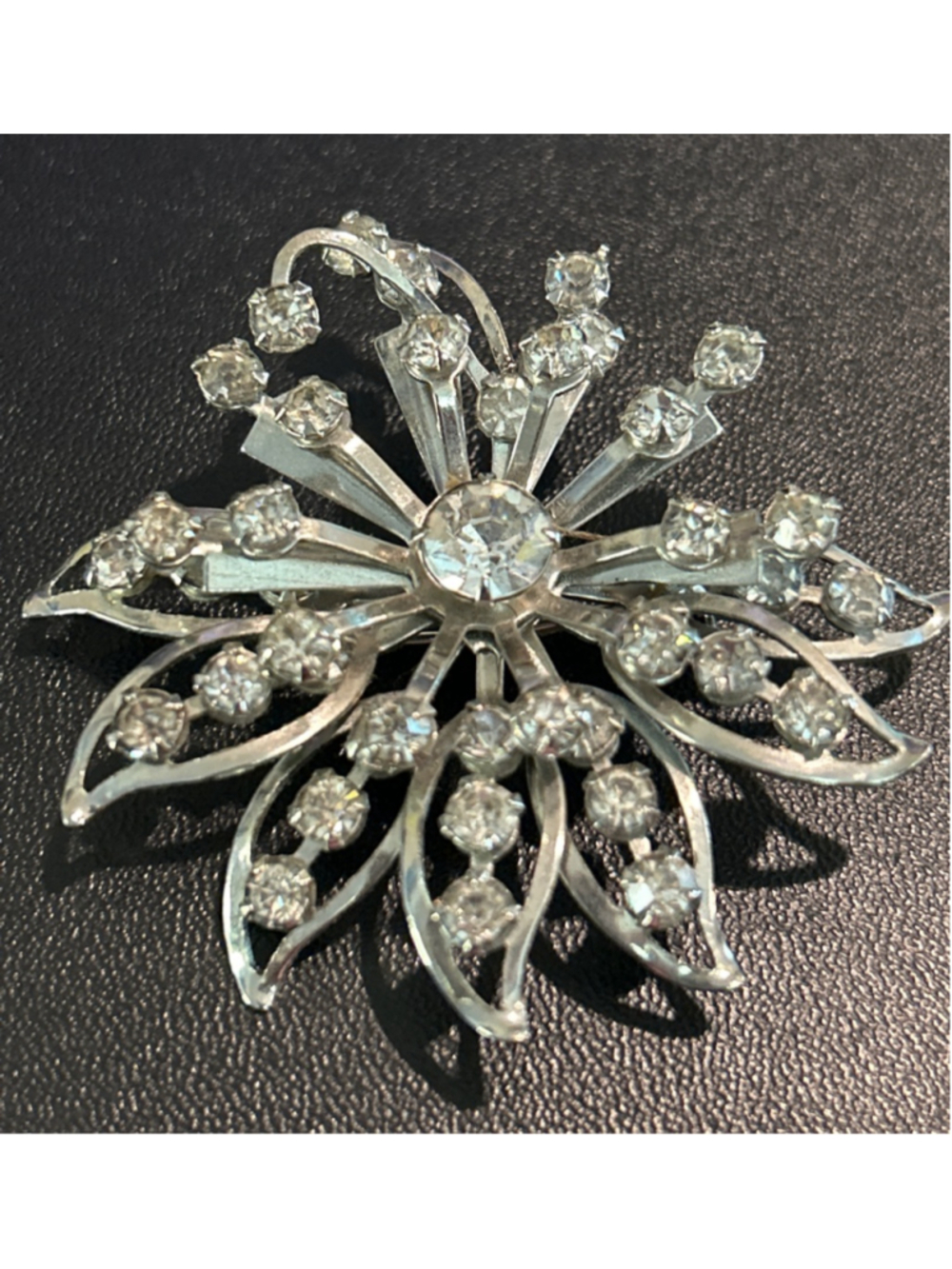 Women's Unbranded Brooch One Size Silver Clear Rhinestone